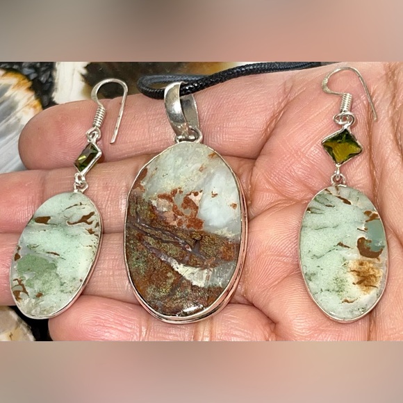 Chrysoprase Pendant & Earrings Set - Picture 11 of 17